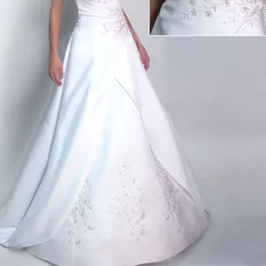 Продам красивое,  белое свадебное платье