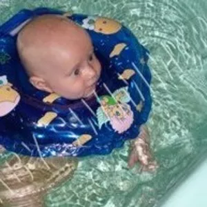 Продам круг Baby Swimmer для купания новорожденных и детей до 2х лет
