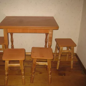 Продам стол + 4 табуретки