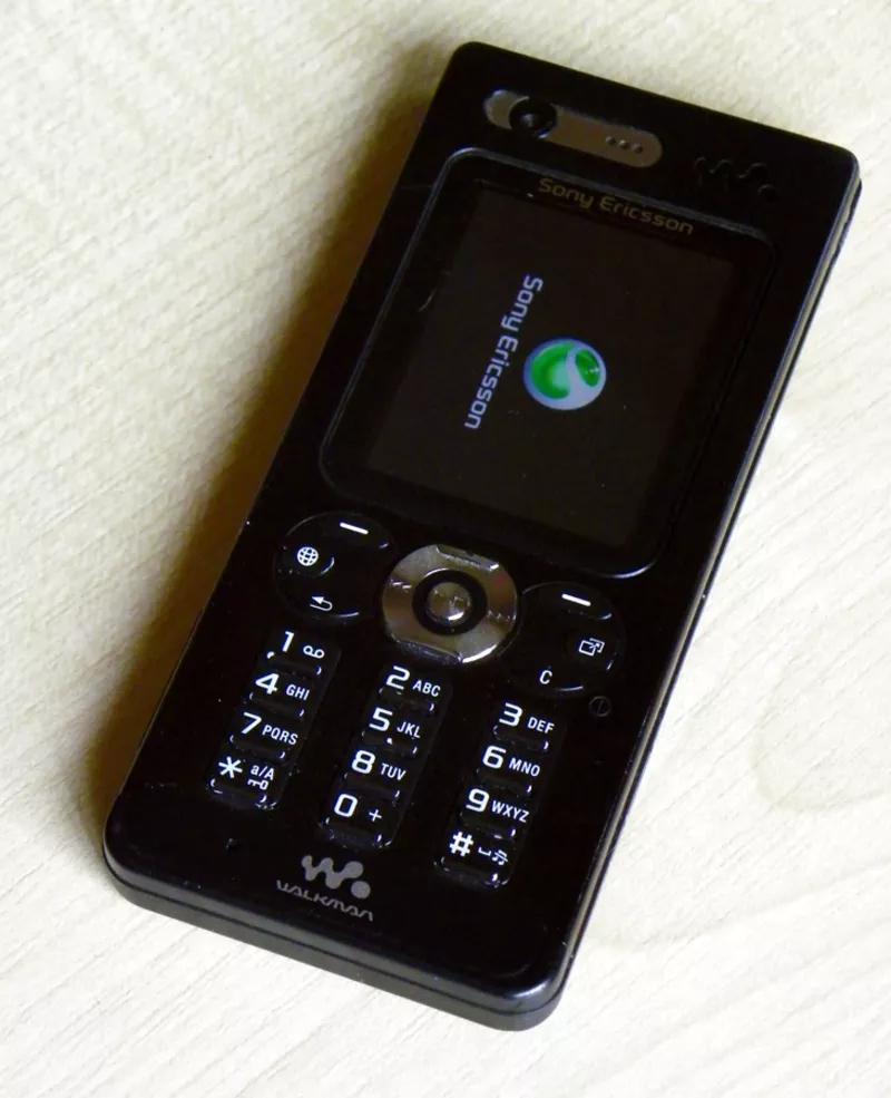 Sony Ericsson W880i 2