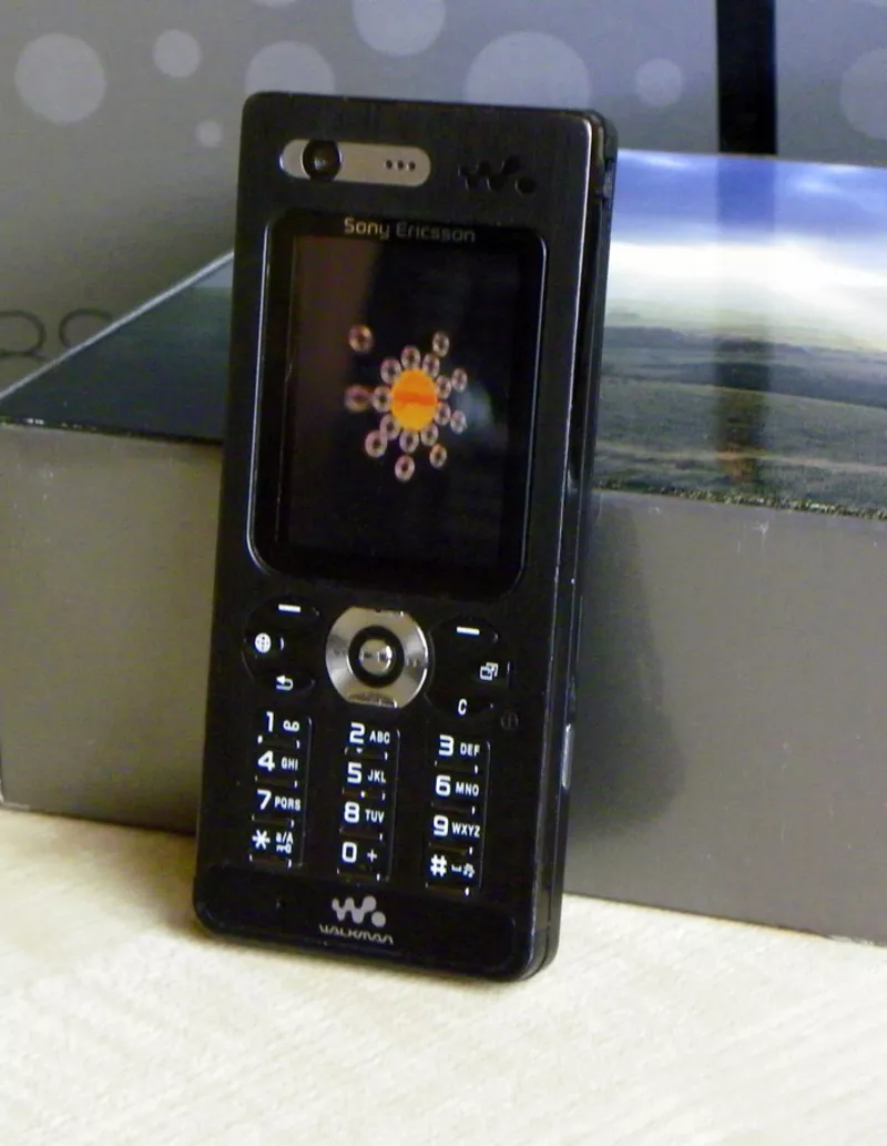 Sony Ericsson W880i 4