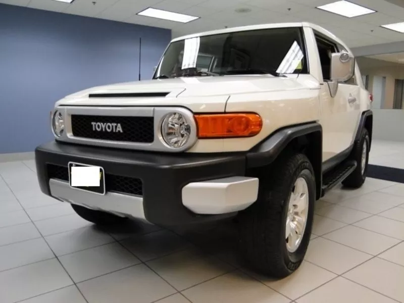 Toyota FJ Cruiser 2010 белого цвета 5