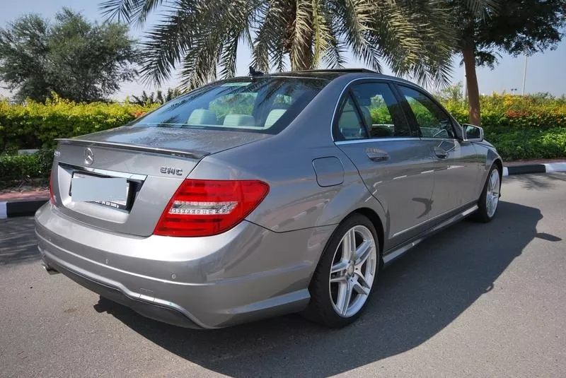 Mercedes Benz 2012 Непорочное C200 AMG AVANTGARDE..Urgent продажа 3