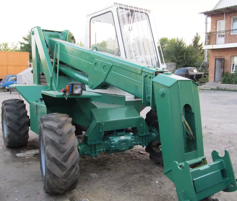 Продаю погрузчик телескопический Manitou MT 430 CPLC.