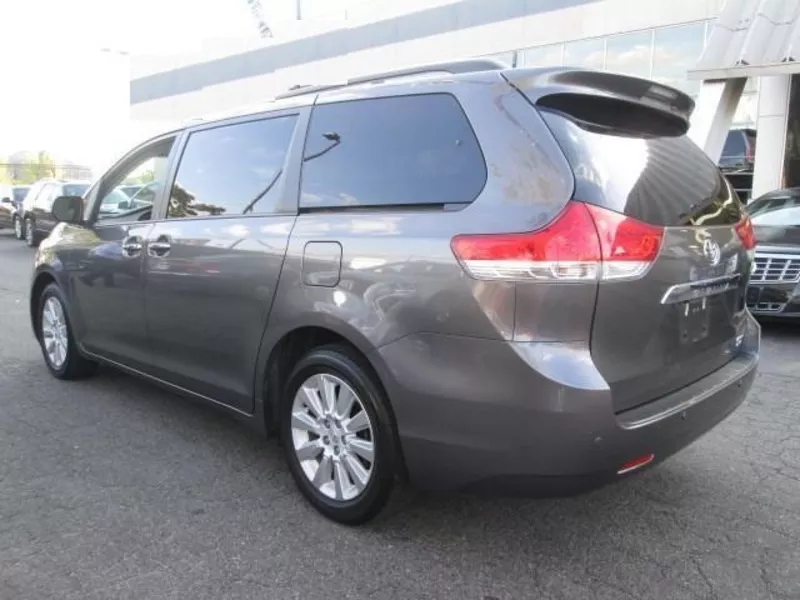 Toyota Sienna 2014.. full option 3