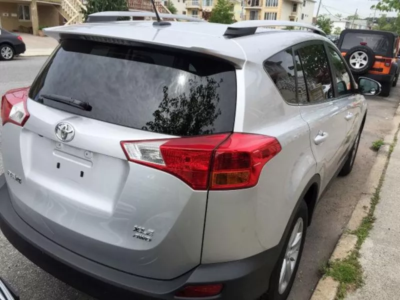 Toyota RAV4 2014 XLE,  Полный привод,  СЕРЕБРО В ЦВЕТ. 3