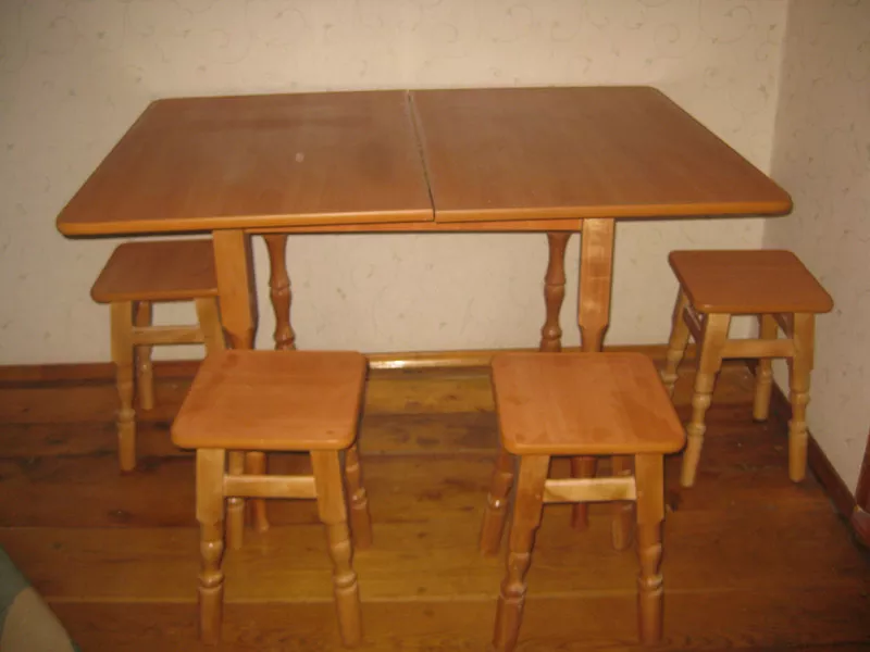 Продам стол + 4 табуретки 2