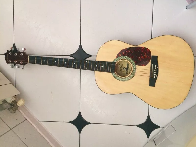 Продам гитару в отличном состоянии (акустическую)Maxtone WGC-3902 2