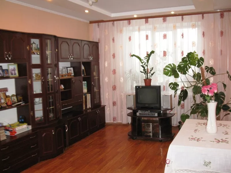 Продам 2-х комнатную с ремонтом на Подолье 