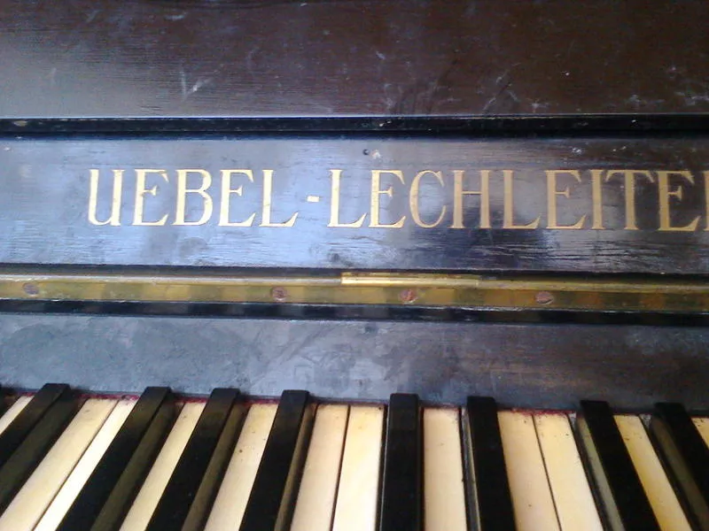 Антикварное пианино uebel-lechleiter 2