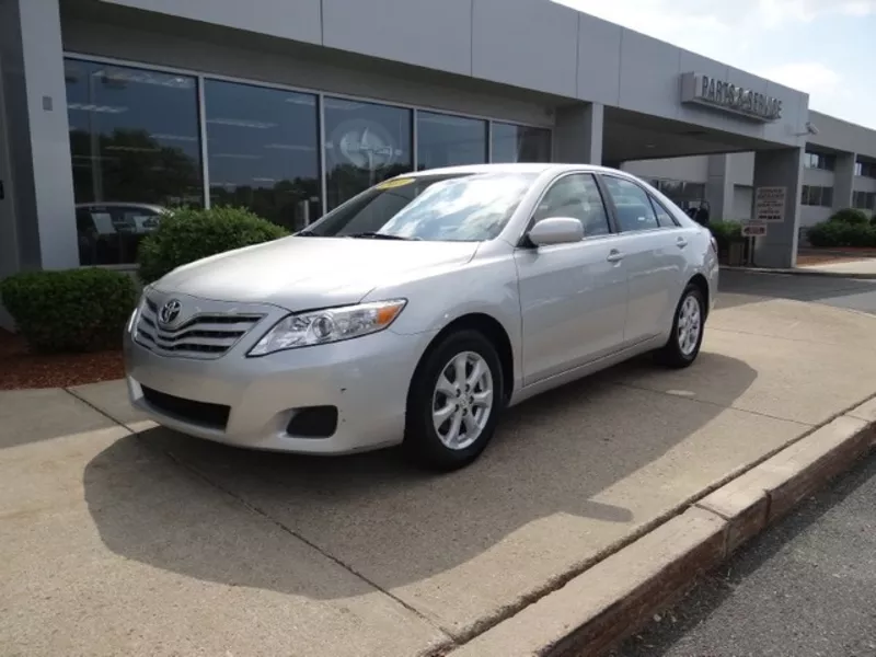 2011 Toyota Camry very urgent in sales