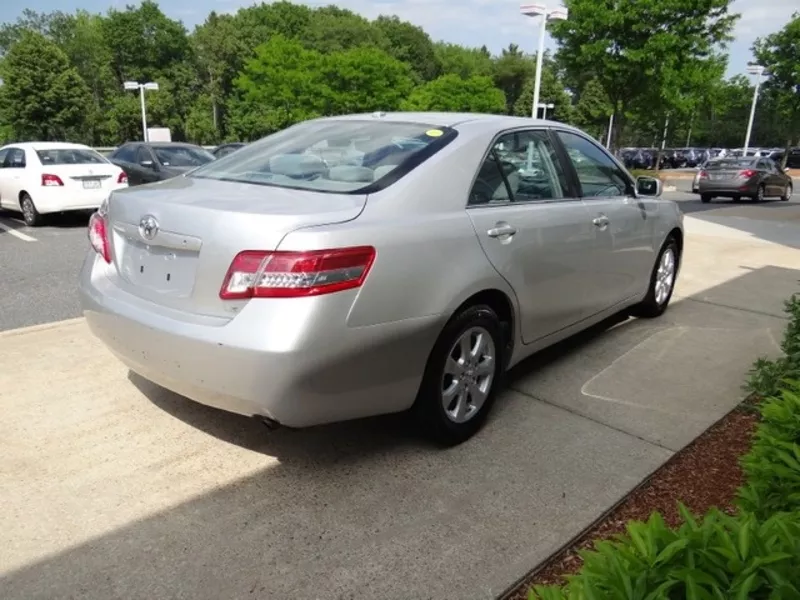 2011 Toyota Camry very urgent in sales 2