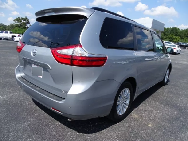 Toyota Sienna 2015 model., . 3