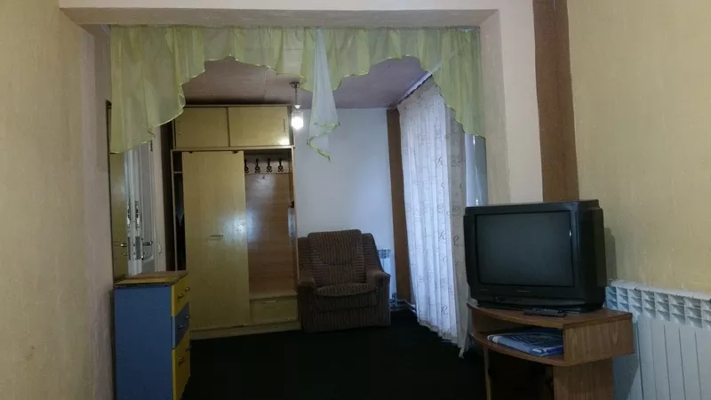 Двухкомнатная квартира в самом центре города,  ул. Грушевского 2