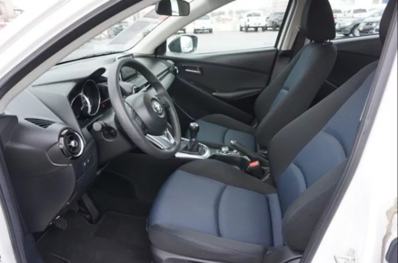 Toyota yaris 2017 3