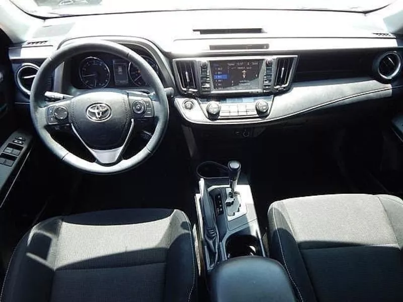 2016 Toyota RAV4 Limited AWD XLE 9