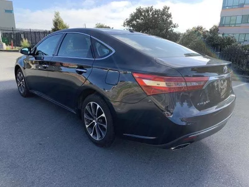 Toyota Avalon XLE Premium 2018