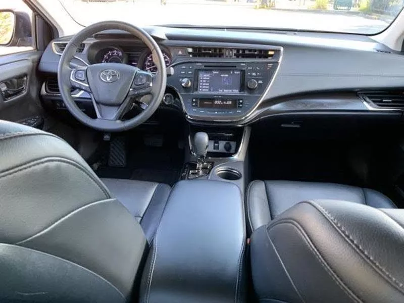 Toyota Avalon XLE Premium 2018 3