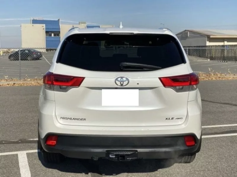 2018 Toyota Highlander XLE V6 AWD for sell 3