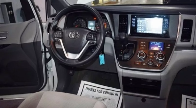 2017 Toyota Sienna for sale  10